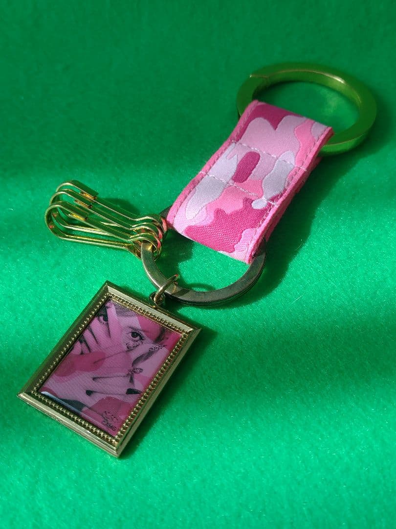 浜崎あゆみ ツアー キーホルダー (ピンク) - メルカリ