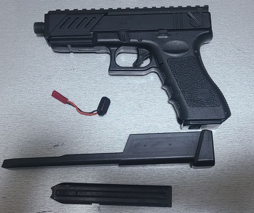 東京マルイ　電動ハンドガン　グロック18C　中古① Amazon | 東京マルイ No.4 グロック18C 18歳以上電動ハンドガン