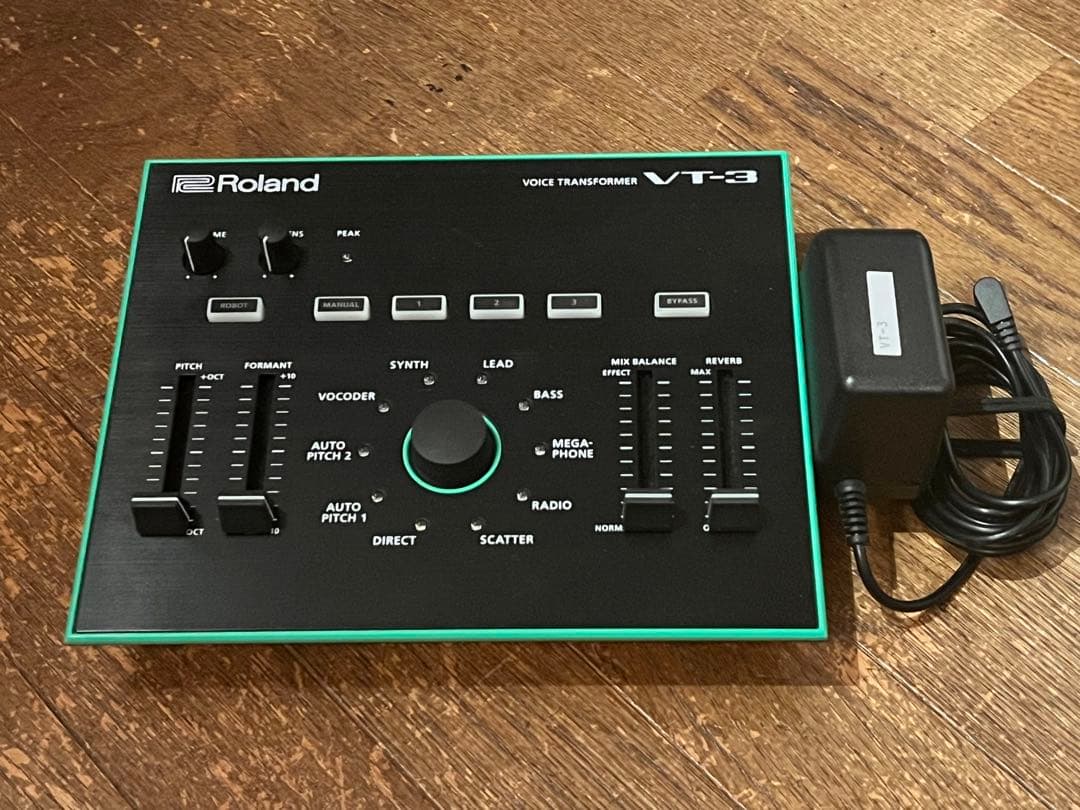 Roland VT-3 VOICE TRANSFORMER 中古 img_products_VT-3.png