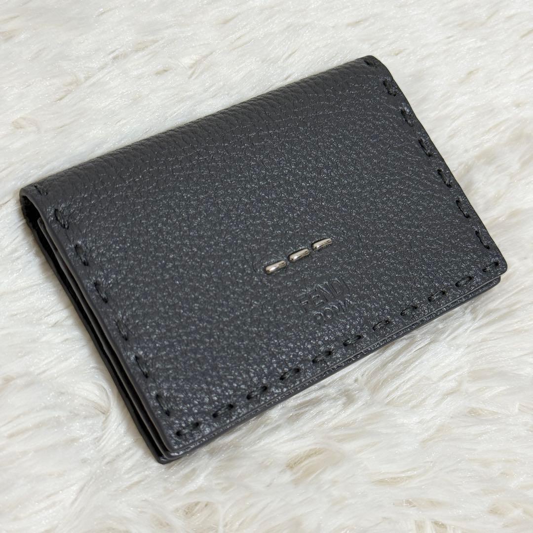 【未使用級】FENDI セレリア　名刺入れ　レザー　シルバー金具　シボ革 フェンディ FENDI セレリア ピーカブー カードケース 名刺れ 8M0425