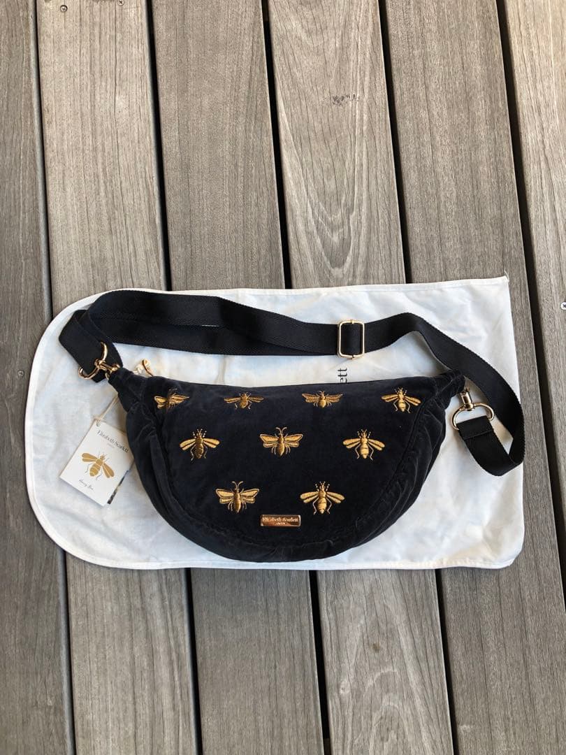 新品 elizabeth scarlett ショルダーポーチ Shells Canvas Crossbody Sling Bag – Elizabeth Scarlett