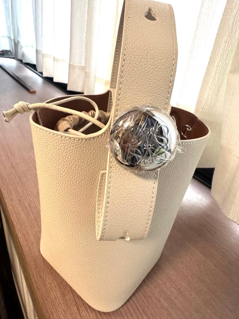 新品未使用⭐︎LOEWEペブルバケットミニショルダーハンドバッグ LOEWE（ロエベ） ハンドバッグ PEBBLE BUCKET MINI ペブル バケット