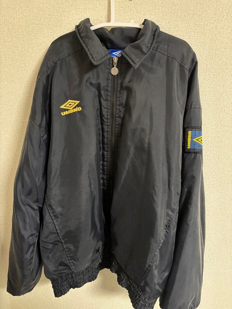 90s UMBRO ブラック ナイロンジャケット L 90s UMBRO ナイロンジャケット ビッグロゴ ブラック - メルカリ