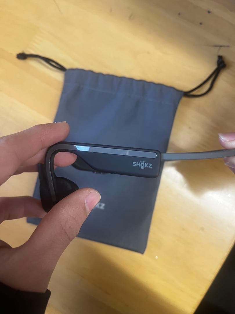 SHOKZ 骨伝導イヤホン 収納袋付き 楽天市場】【楽天1位】即納 骨伝導イヤホンケース ショックス グリップ