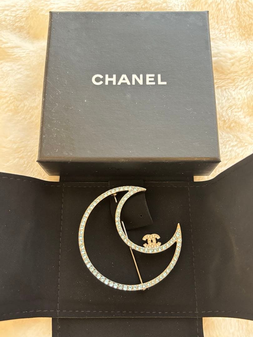CHANEL 月形クリスタルブローチ 淡い水色 楽天市場】CHANEL シャネル COCO LOGO BROOCH ココマーク ブローチ