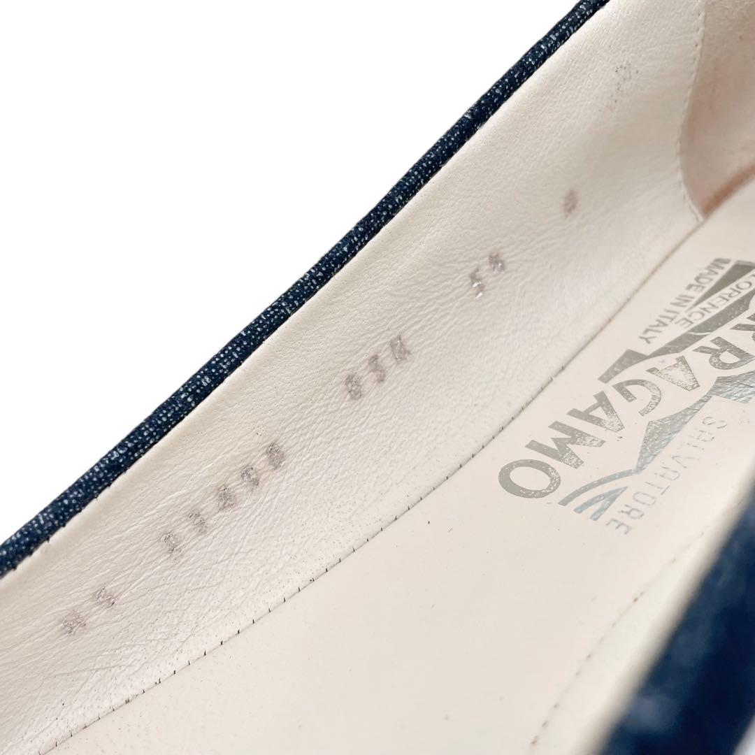 《超美品》フェラガモ ヴァラ デニム シルバー金具 インディゴ ブルー 保存袋