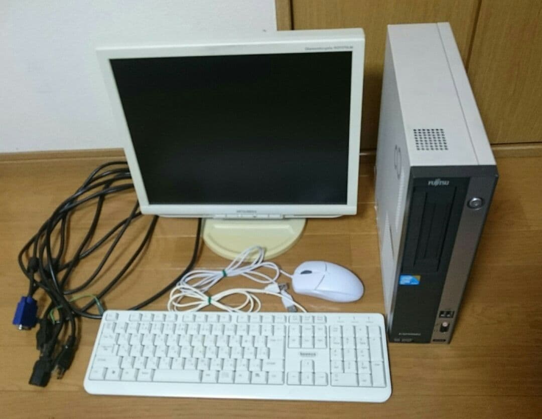 パソコン デスクトップ Gateway、18.5型ワイド液晶内蔵のボード型デスクトップPC「ZX Series