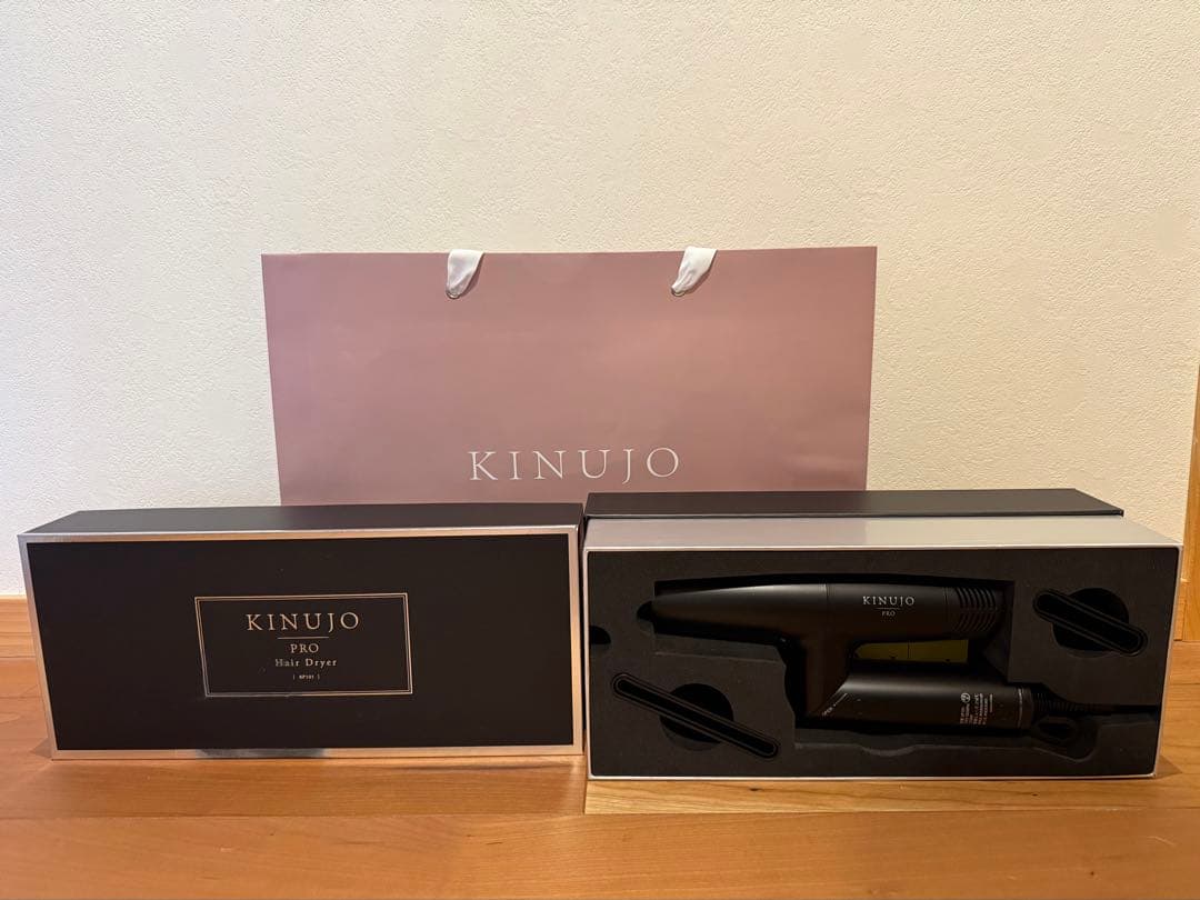 値下げ！！新品！未使用！！KINUJO PRO ヘヤドライヤー　KP101 KINUJO プロ ヘアドライヤー Pro Hair Dryer キヌージョ 絹女 KP101