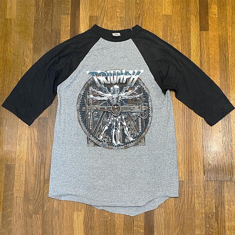 80年代ヴィンテージ TRIUMPH THUNDER SEVEN Tシャツ Thunder Seven Cover T-shirt – The Official Triumph Store