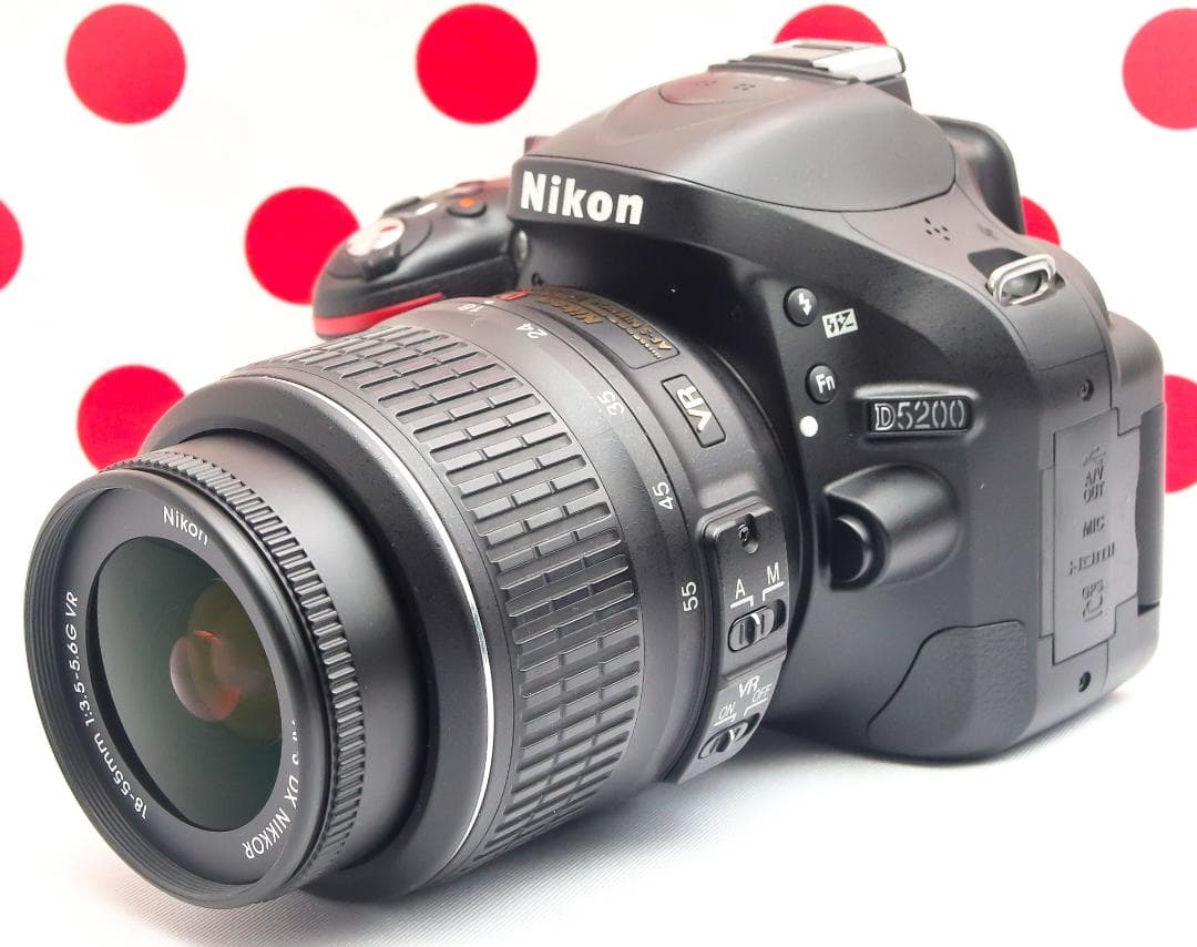 Nikon D5200❤スマホに転送❤動画撮影OK❤高画質一眼レフ❤初心者の方へ ニコン Nikon D5200⭐️スマホに転送⭐️超高画質⭐️動画OK