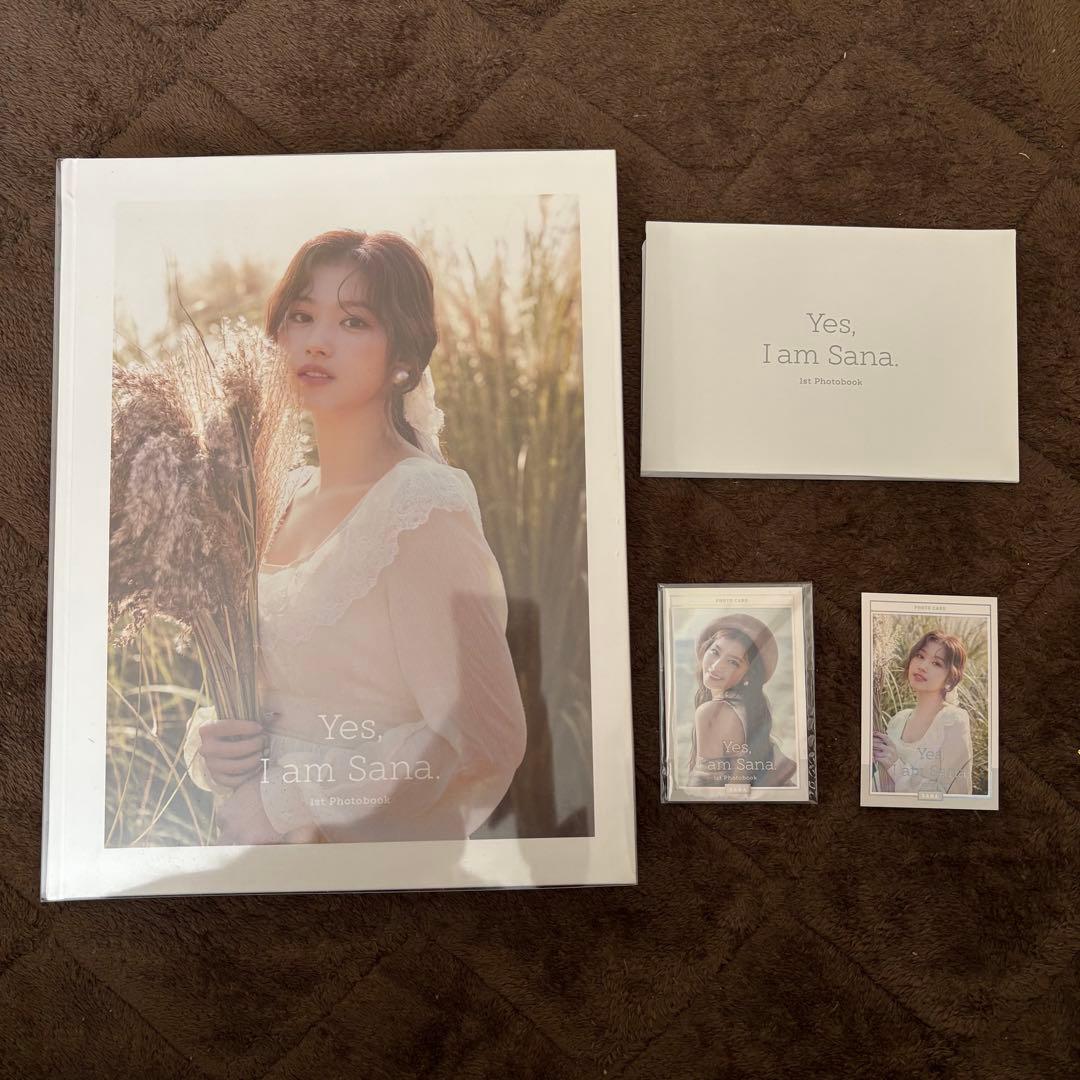 Yes, I am Sana フォトブック TWICE サナ 公式品 トレカ付き - メルカリ