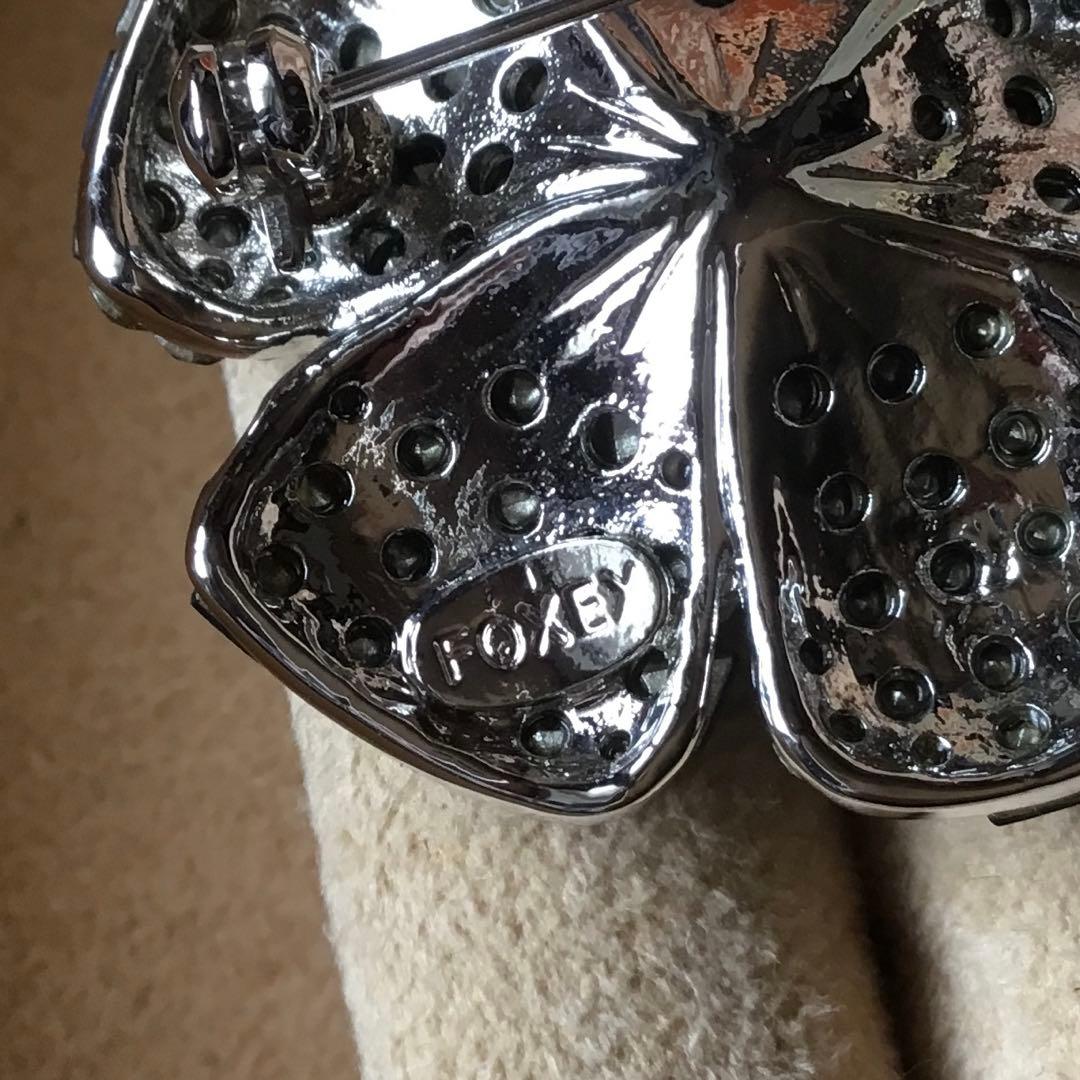 在庫一掃セール中！FOXEY 定番FLEUR お花のブローチ ネイビー