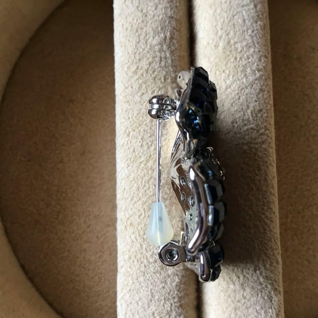 在庫一掃セール中！FOXEY 定番FLEUR お花のブローチ ネイビー