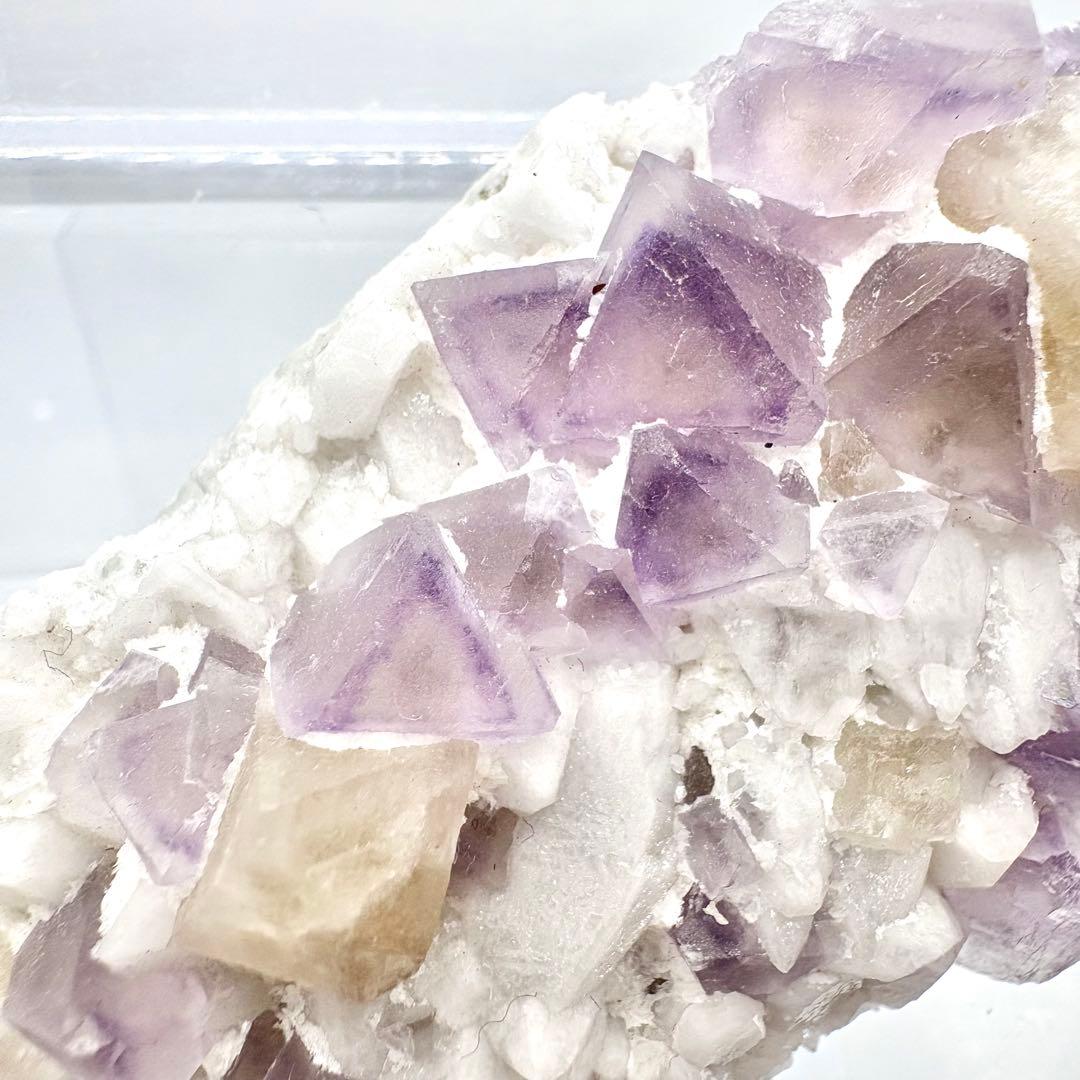 565 中国内モンゴル産　八面体フローライト&シェーライト Dimmable 15 Light LED Chandelier