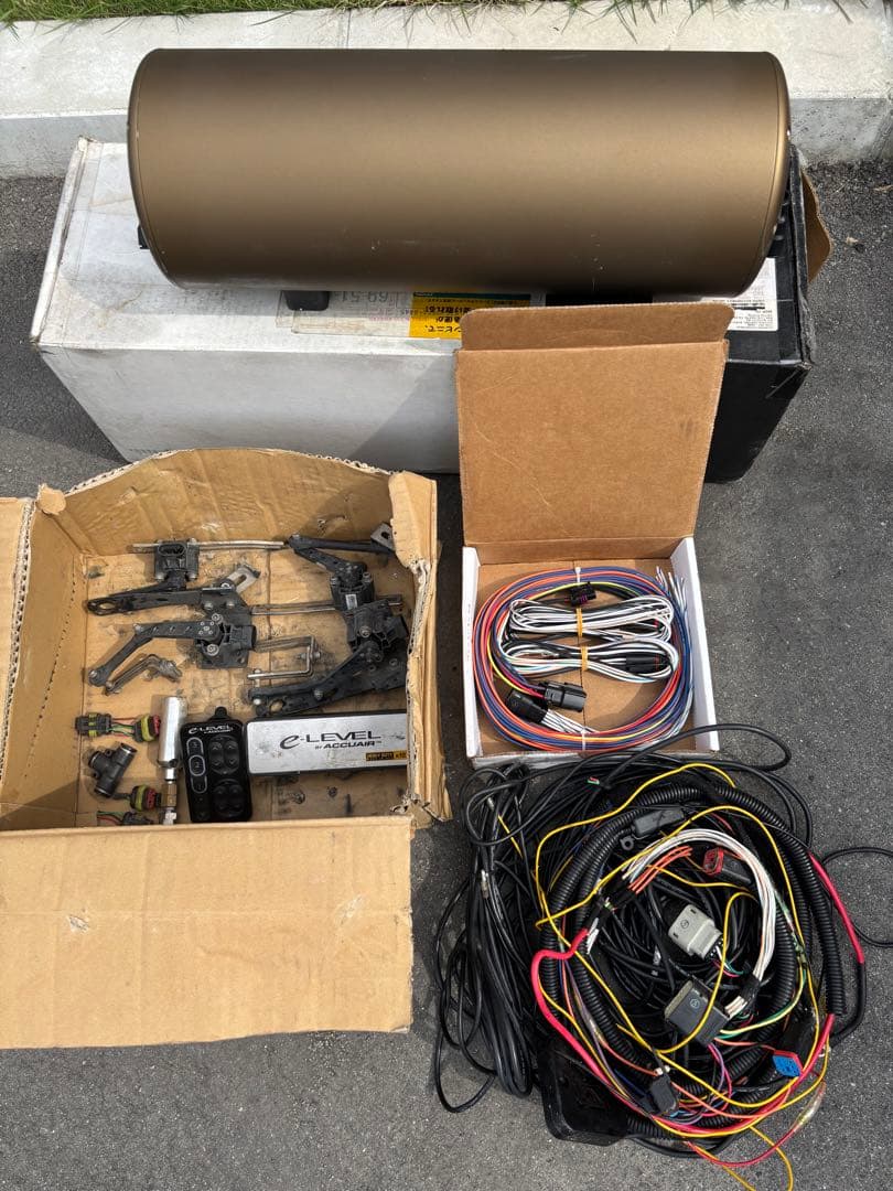 AccuAir e-Level endo-cvt エアサス　エアーサスペンション AccuAir e-Level endo-cvt エアサス エアーサスペンション - メルカリ