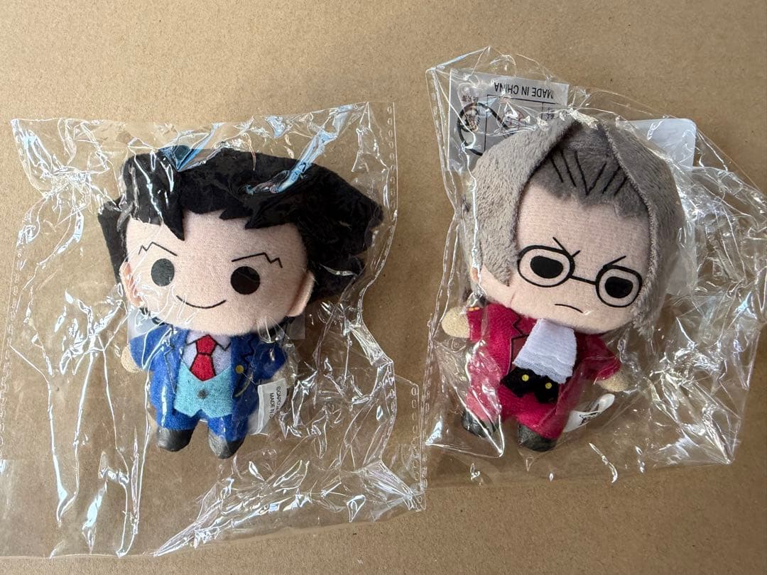 逆転裁判 ぬいぐるみストラップ 御剣怜侍 成歩堂龍一 セット VOXENATION ぬいぐるみミニ」より「逆転裁判」の成歩堂龍一，御剣怜侍