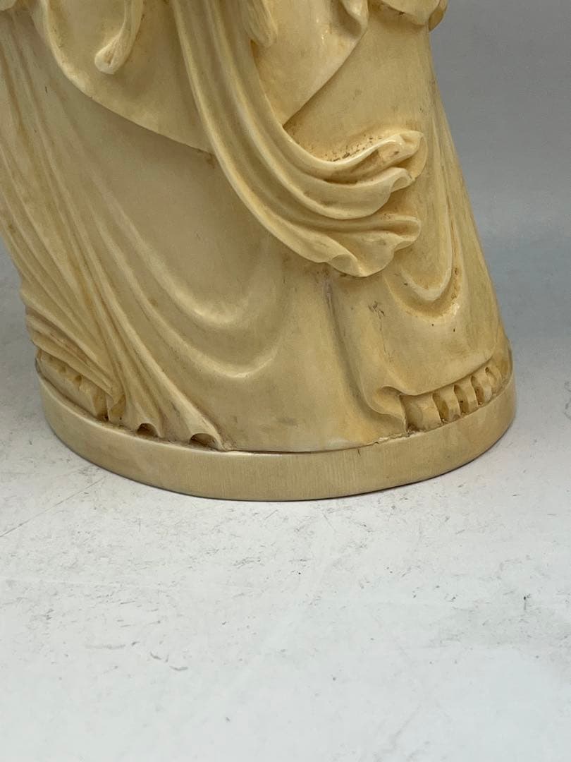 ［美品］女像 極上白象　1100g置物　送料込み