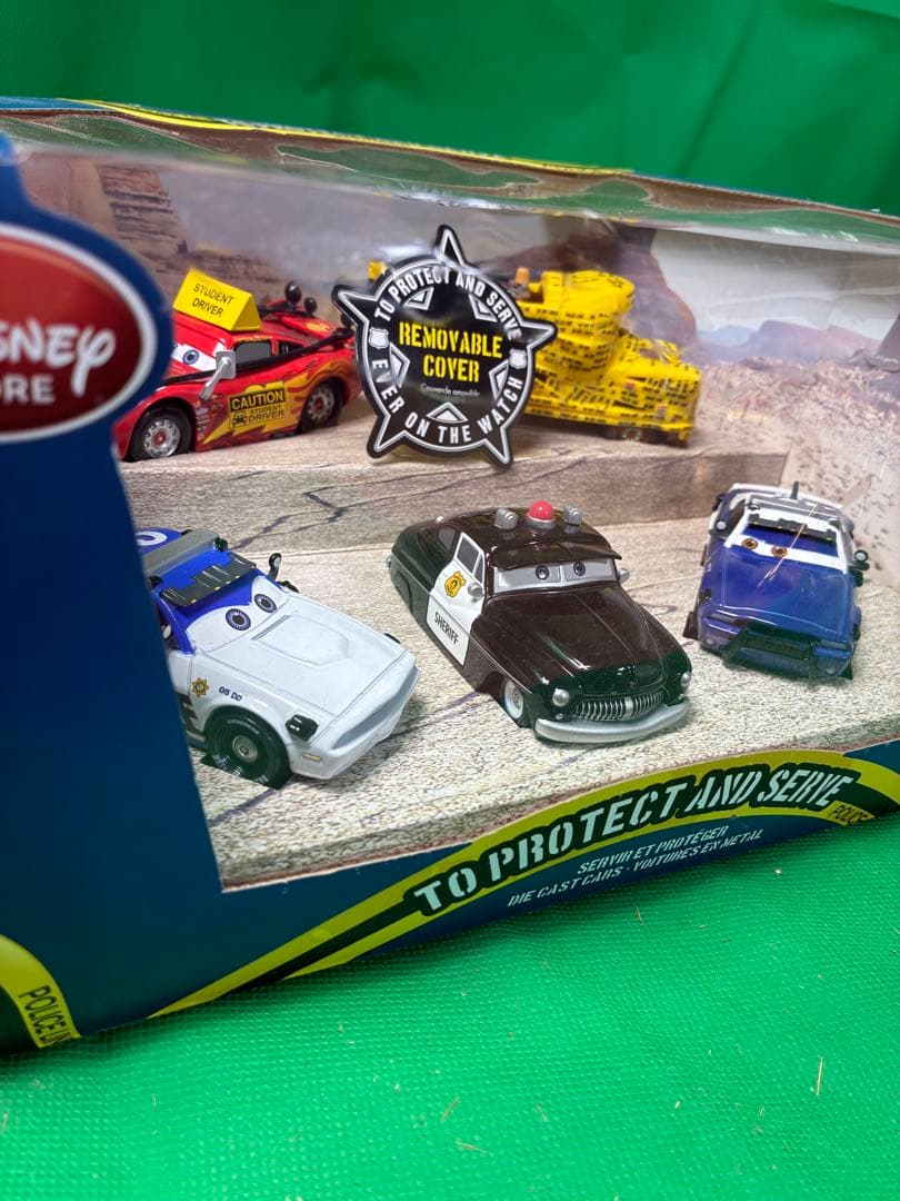 ディズニーピクサー カーズTO PROTECT AND SERVE - メルカリ