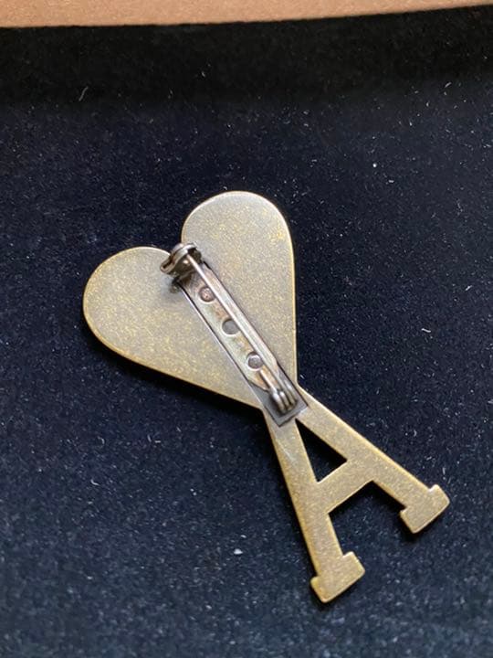 Ami parisのブローチ|mercariメルカリ官方指定廠商|Bibian比比昂代買代購