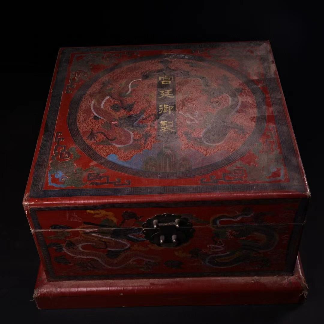 中国古美術・珍蔵粉彩・人物風景絵磁器の中皿・純手描き・箱付・置物