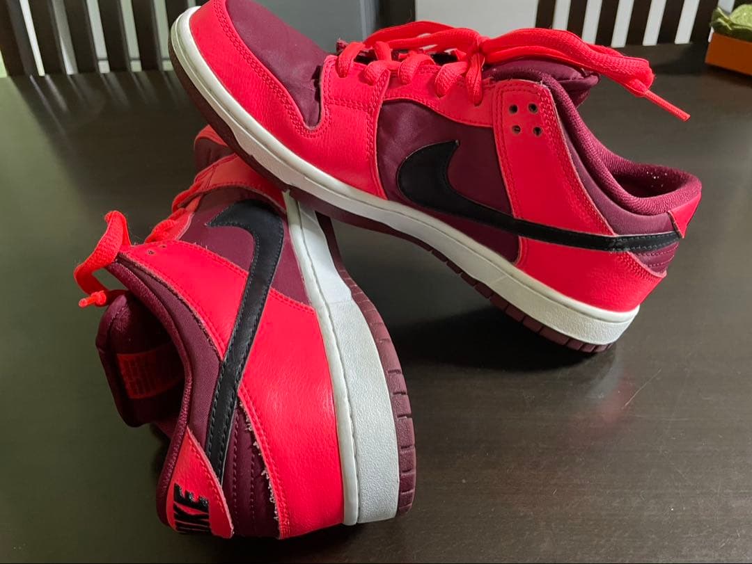 シューズ(男性用) NIKE SB DUNK LOW Laser Crimson 27.5cm