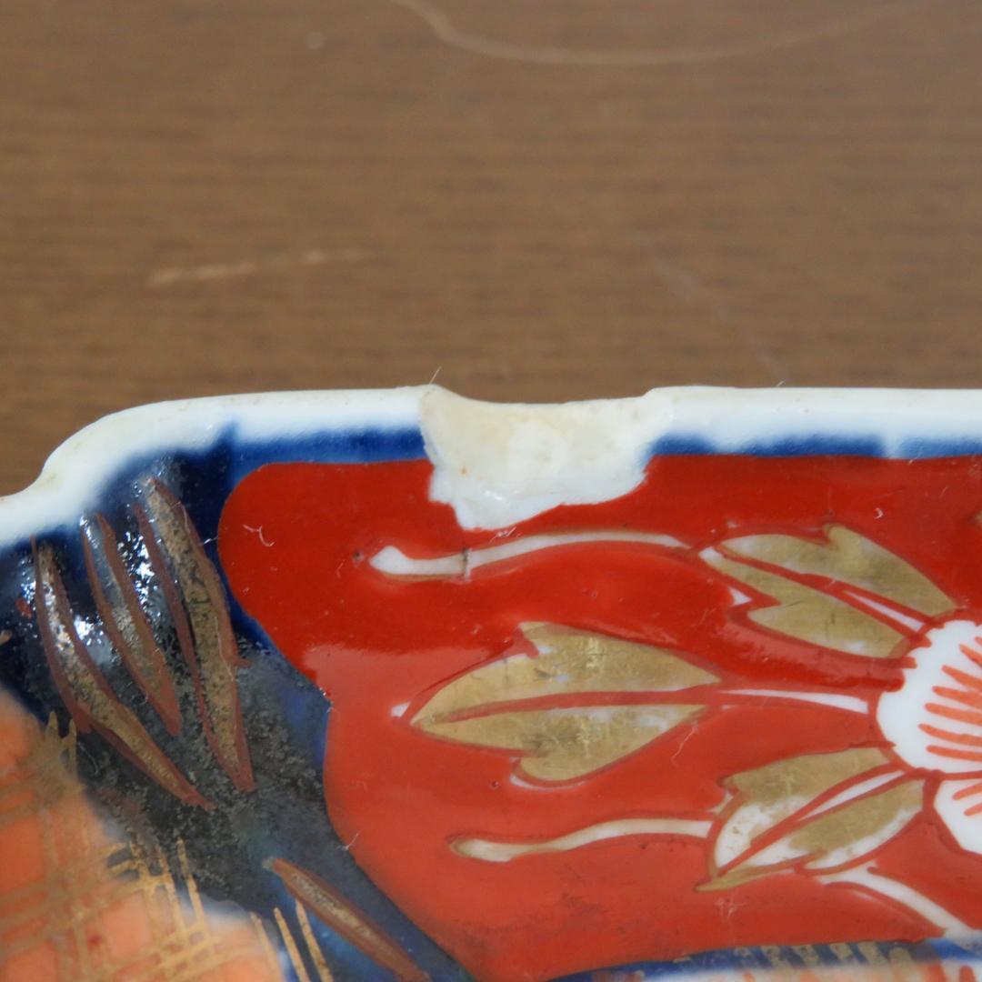 角皿 変形皿 金彩 色絵付け 印判 欠け 窯傷 花文様 ニュウ 歪み - メルカリ