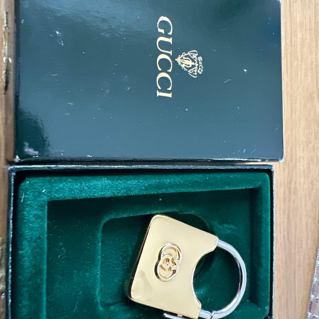 GUCCI ゴールド メタル キーホルダー