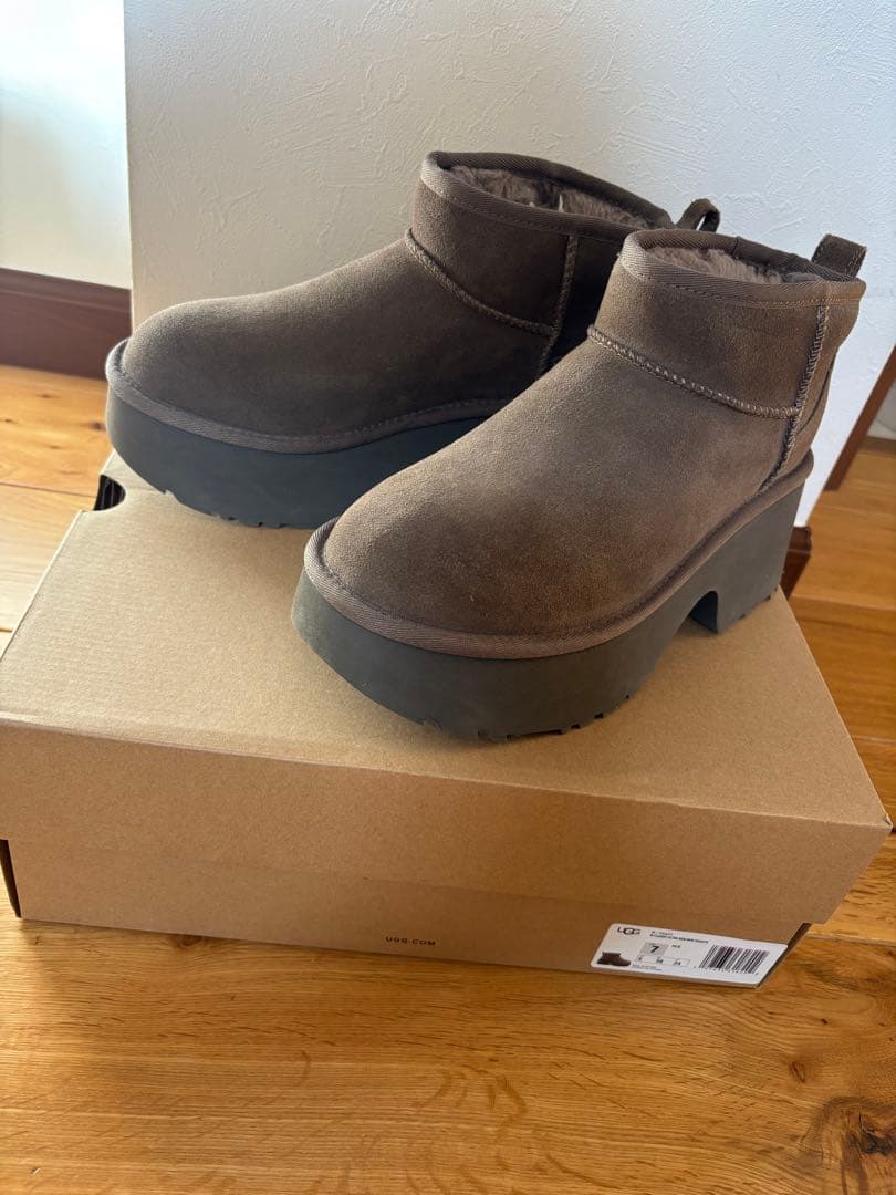 UGG クラシック ウルトラ ミニ ニュー ハイツ　24cm 楽天市場】UGG アグ W CLASSIC ULTRA MINI NEW HEIGHTS クラシック