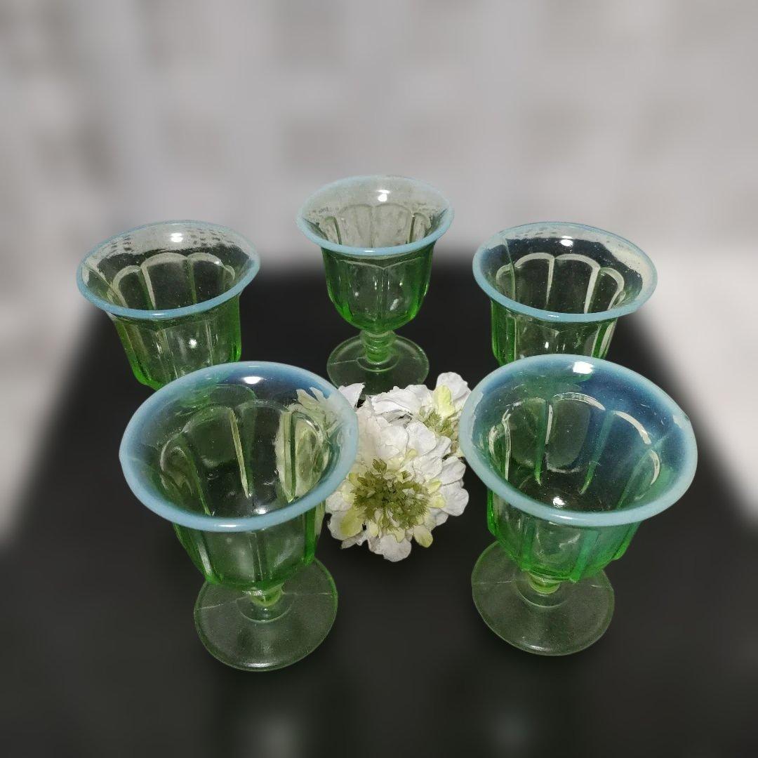 大正ロマン緑色ガラス製足付き 氷コップ5個セット 楽天市場】骨董○和ガラスグリーン氷コップ○大正ガラス | 大正-20世紀