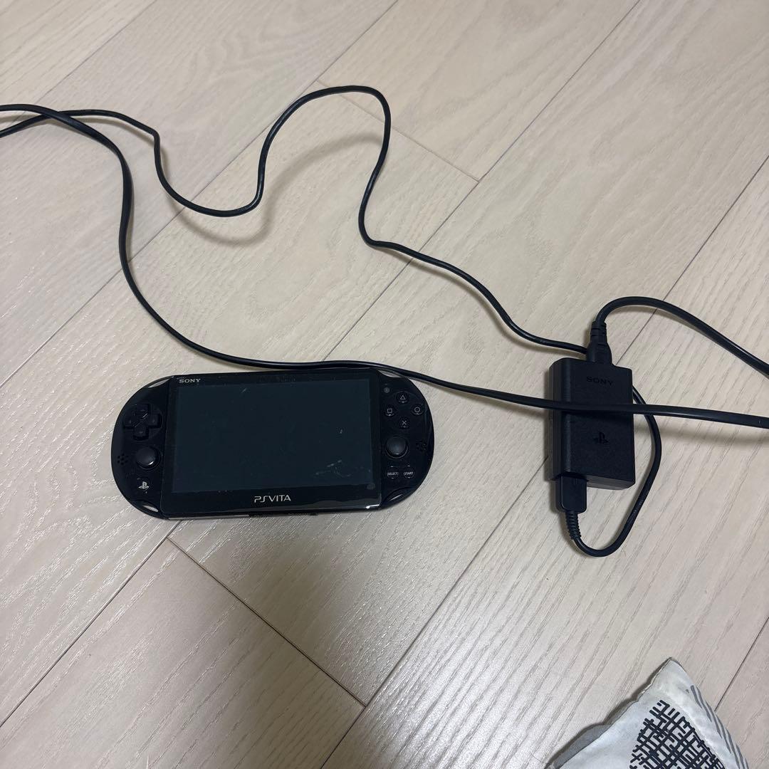 PS Vita 本体 ブラック 充電器付き - メルカリ