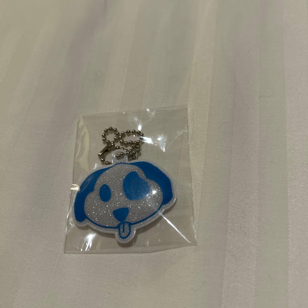 INI藤牧京介犬の顔キーホルダー - メルカリ