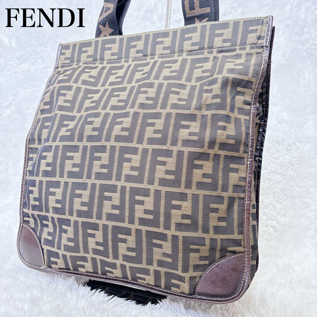 美品 フェンディ エコバッグ 折り畳み ズッカ トートバッグ A4 レザー