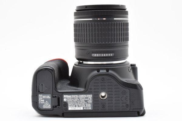 【美品】ニコン Nikon D5600 レンズキット 《ショット数2416回》