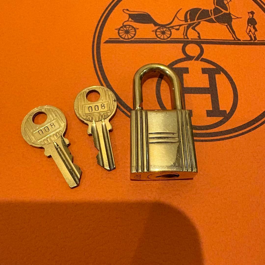 エルメス カデナ パドロック南京錠 鍵 2本 008番 ヴィンテージ ゴールド エルメス カデナ パドロック南京錠 鍵 2本 008番 ヴィンテージ