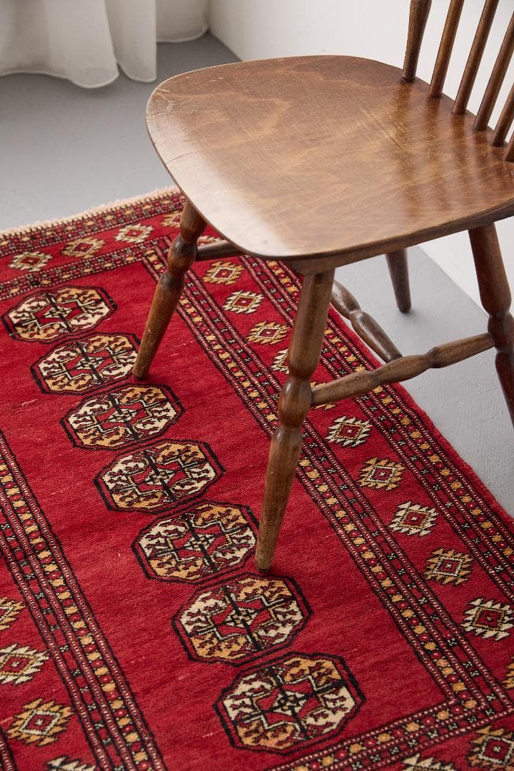 ヴィンテージラグ　トライバルラグ　ラホール産（130cm×78cm）赤　茶　黒