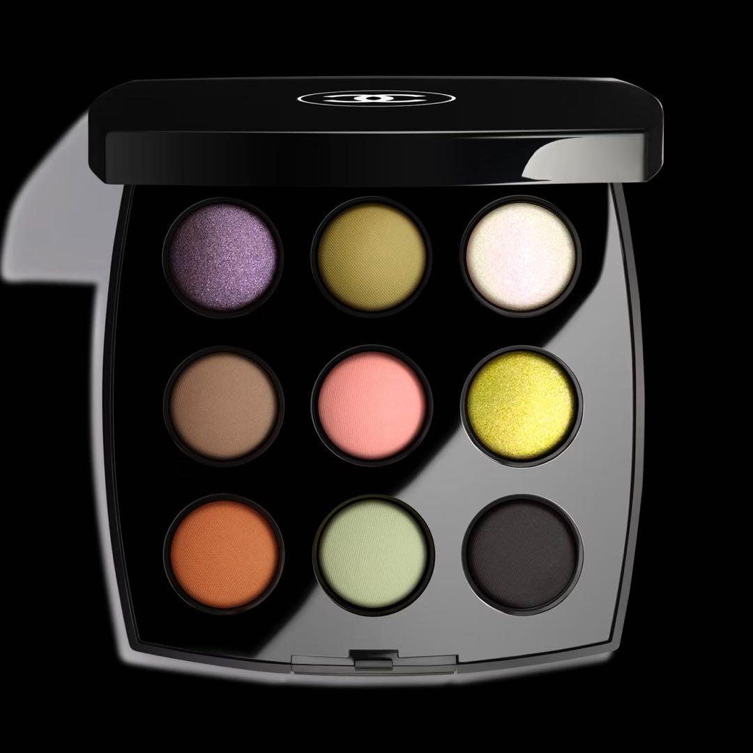シャネル　レヌフオンブルコメット848ニューシンギュラー シャネル2025年クリスマスコスメ、9色アイシャドウ「レ ヌフ オンブル