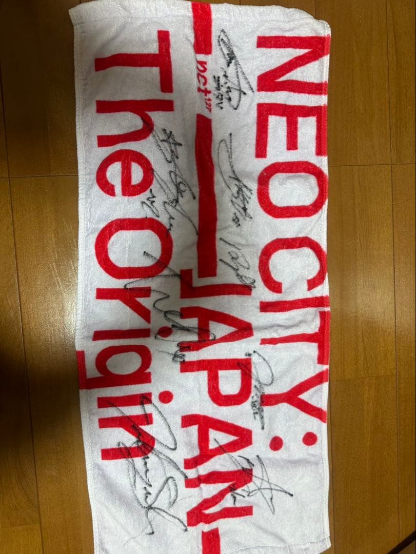 NCT127 直筆 サイン入りタオル - メルカリ