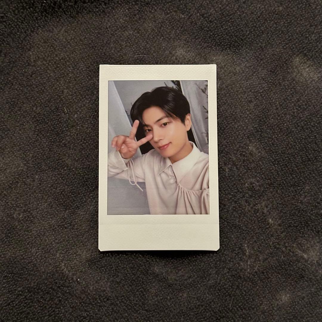 K-POP チェキ写真 自撮り風 - メルカリ