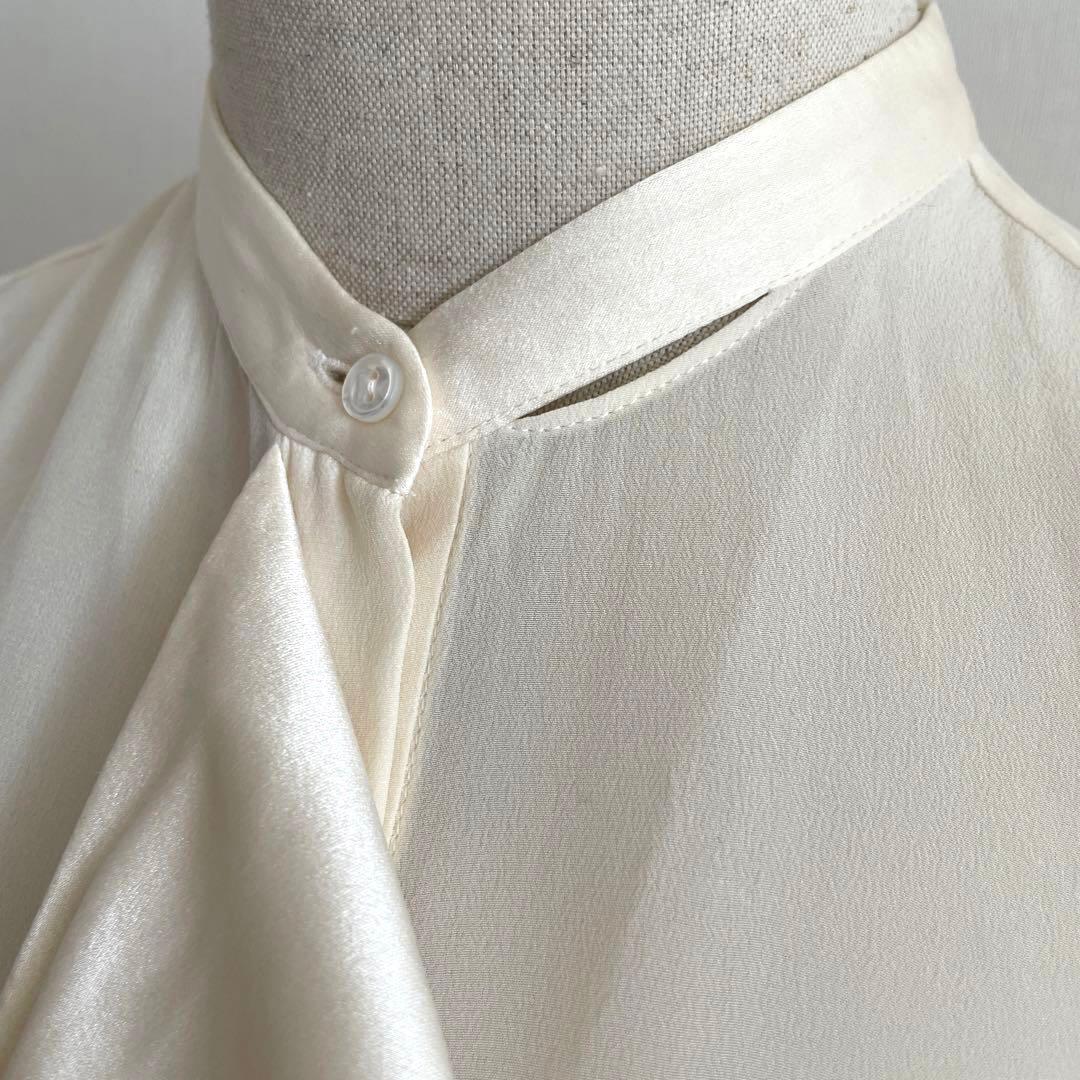 《美品》トゥモローランドコレクション　シルクサテン　ボウタイブラウス　3.3万