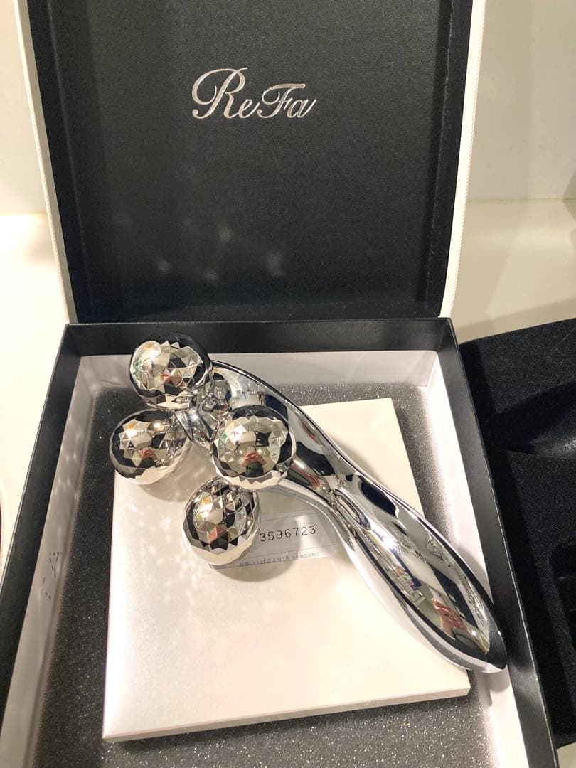 ReFa 美顔ローラー 鏡面仕上げ - メルカリ