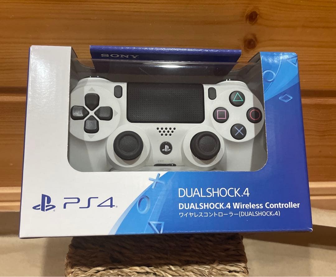 【新品未使用未開封】PS4 純正コントローラー／グレイシャー・ホワイト Sony Interactive Entertainment 純正品 PS4 ワイヤレスコントローラー
