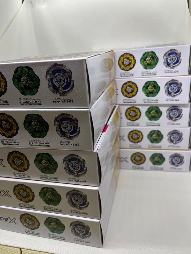 新品☆未開封 ベイブレードX CX-11 エンペラーマイトデッキセット 20個