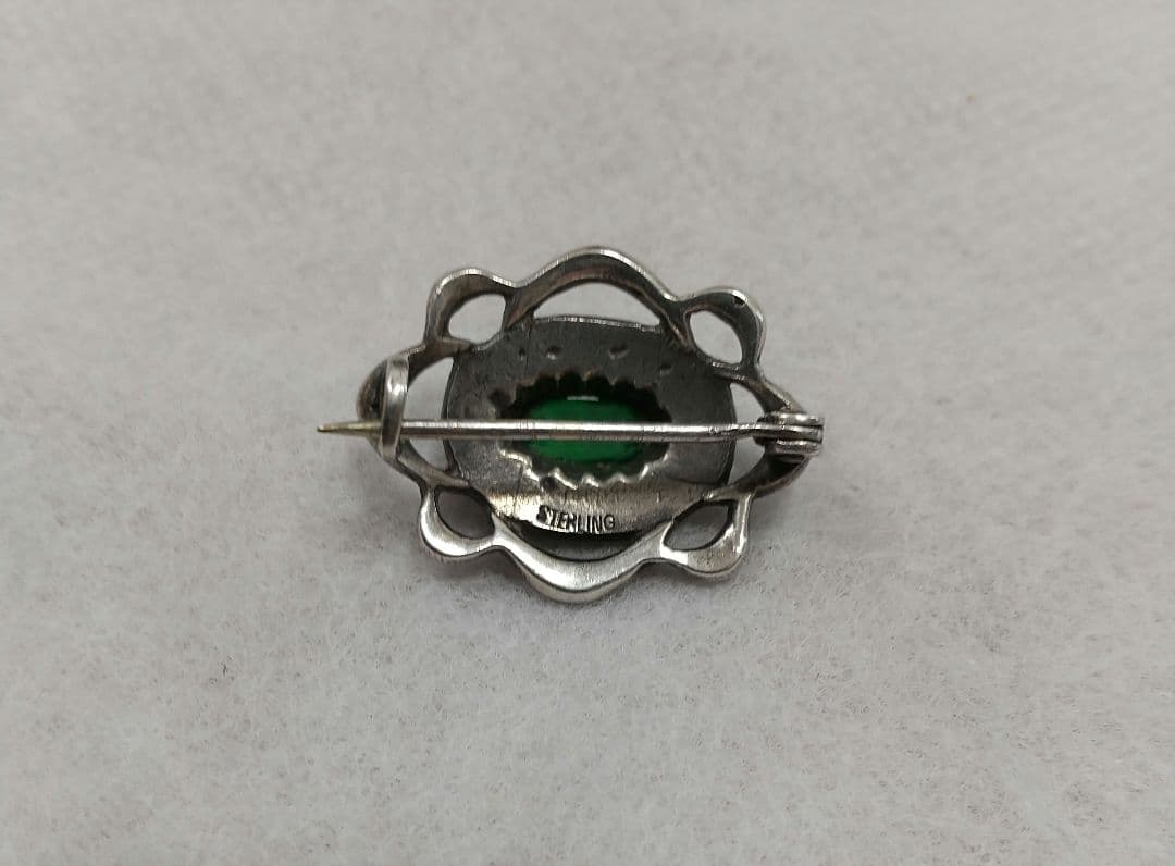 ヴィクトリアン グリーン クリア ペースト エナメル ブローチ