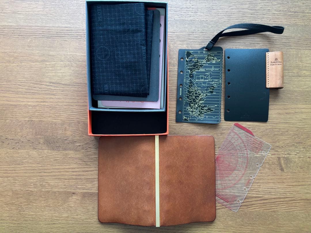 プロッター　ブエブロ　M5サイズ　ベージュ　　シルバーリング ノックス プロッター システム手帳 本革 プエブロ ミニ5(M5)サイズ 5穴