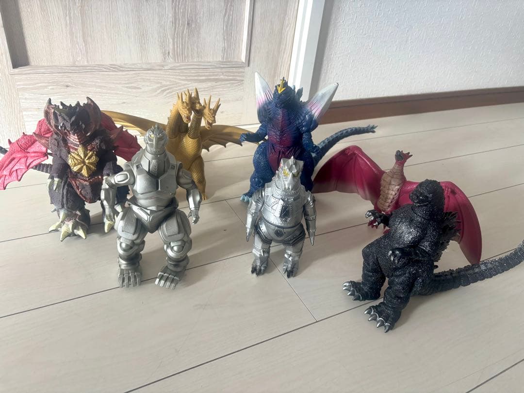 ゴジラフィギアシリーズ7体 7体限定】 『ゴジラ』（1954）フィギュア ゴールド（K18イエロー