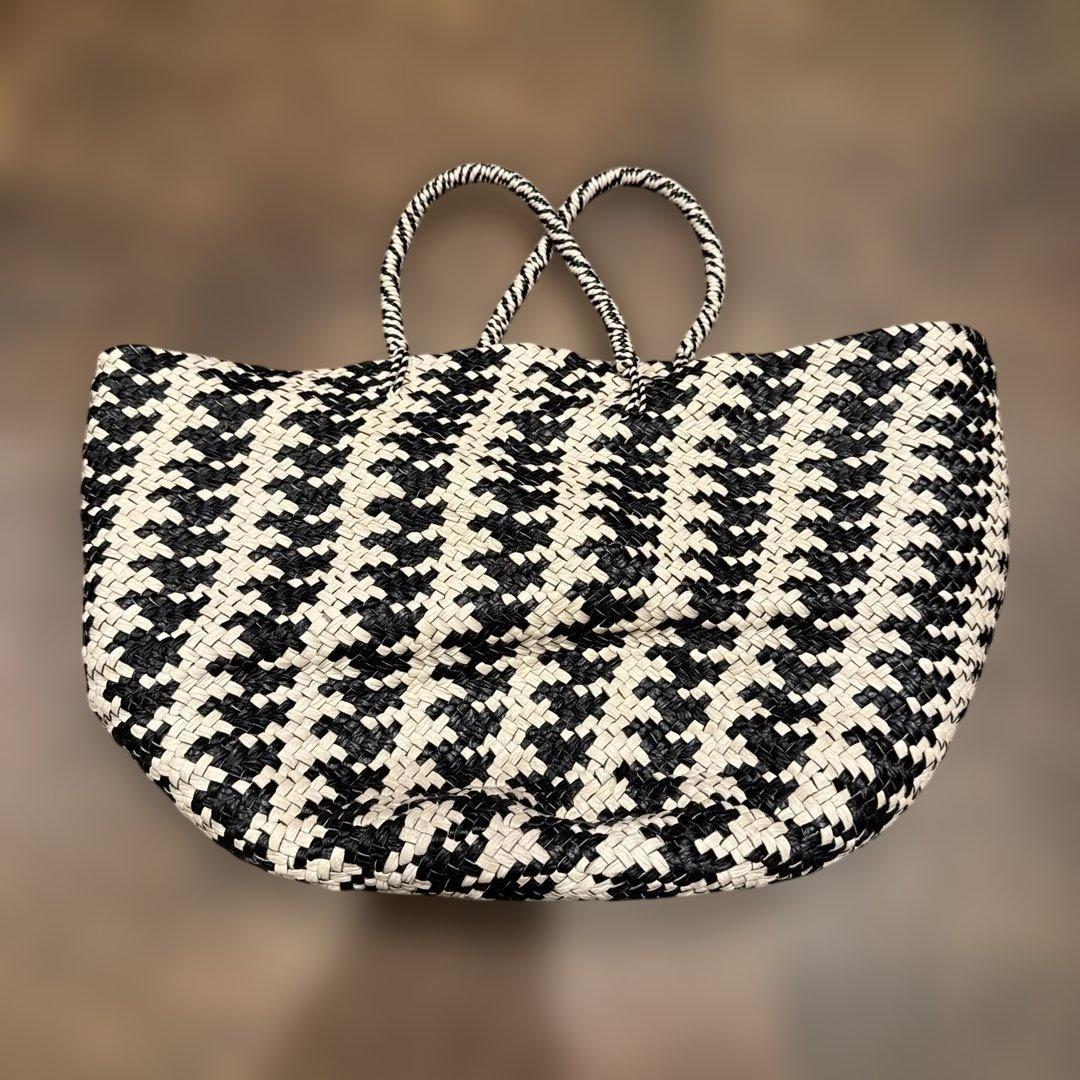 Aeta アエタ Leather Basket レザーバスケットバッグ コンビ Aeta バッグ 上質な牛革を一つひとつ丁寧に編み込み、立体的に成形した