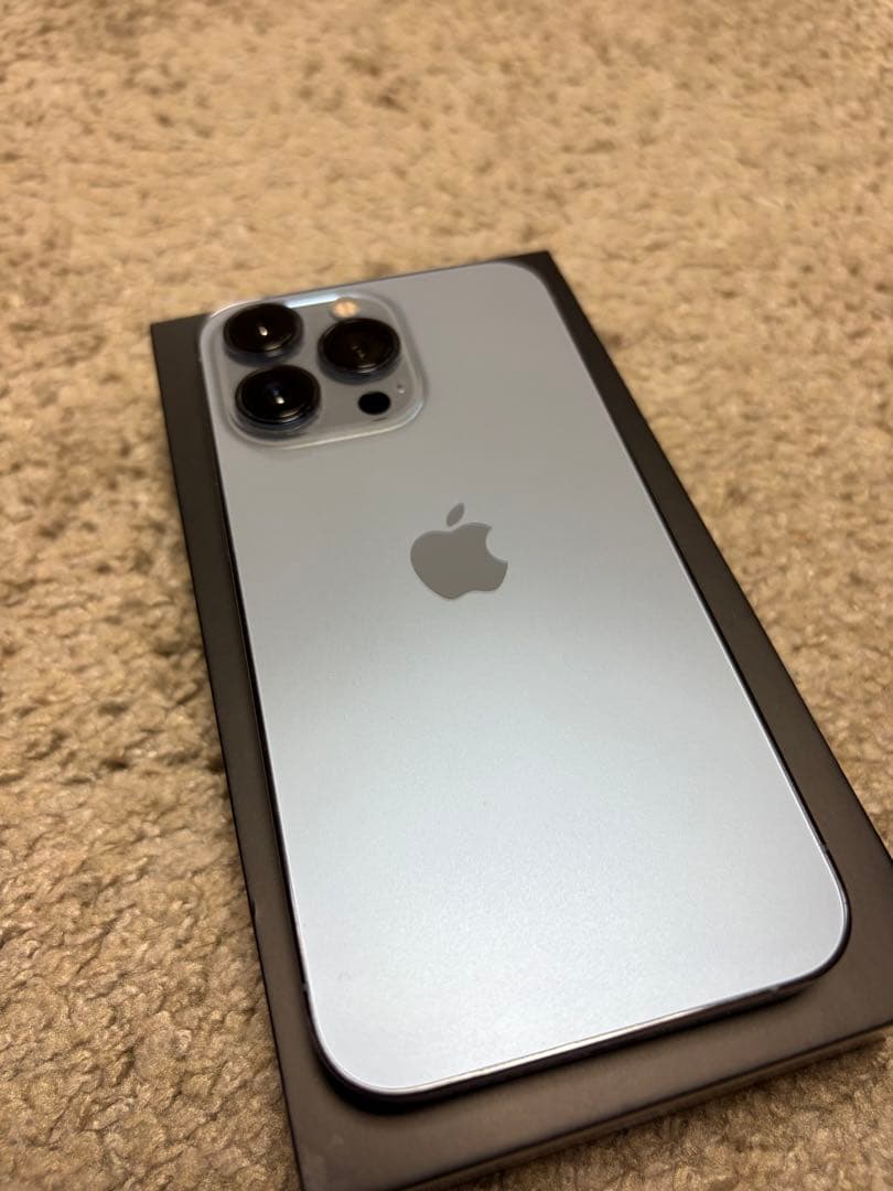 美品・バッテリー新品同様】iPhone 13 Pro 256GB シエラブルー - メルカリ