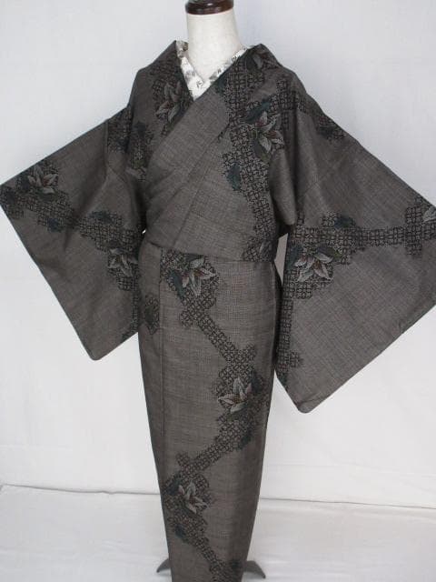 未着用に近い！純泥染＊7マルキ＊本場奄美大島紬＊オシャレ＊着物