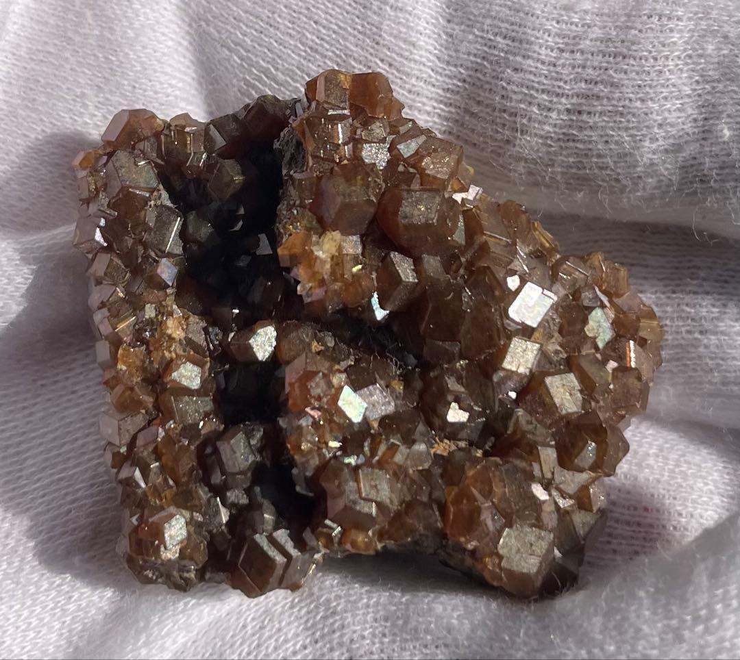 奈良県 川迫鉱山　レインボーガーネット 群晶 約33g 奈良県産 レインボーガーネット | 鉱物標本,カ行,ガーネットグループ