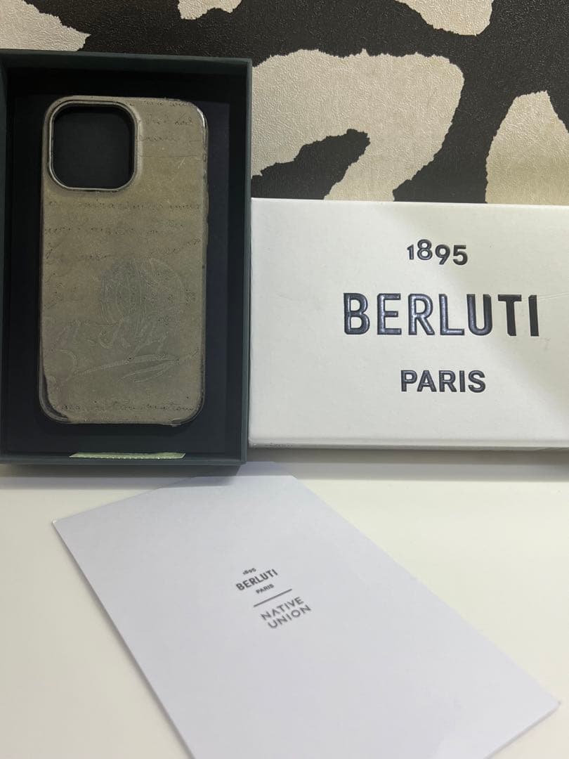 ベルルッティ スクリットレザー iPhone 13 Pro ケース スマホケース